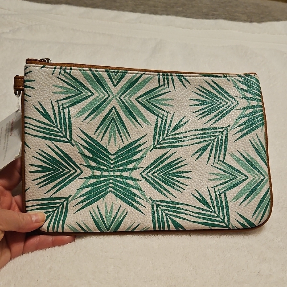 Thirty-One Green and White Palm Leaf Wristlet - Picture 2 of 7